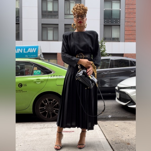 VINTAGE PLEATED DRESS - Picture 5 of 13